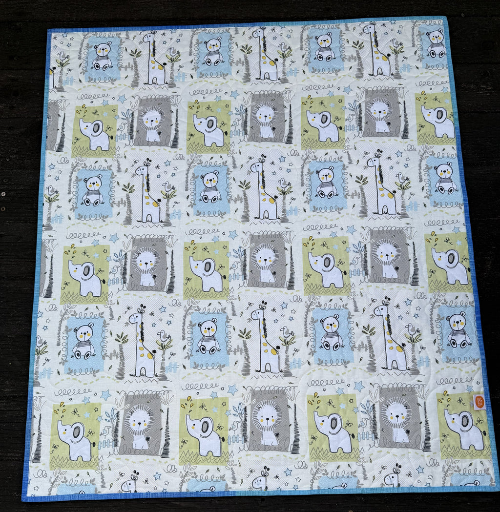 #477 Babyteppe turkis/blå/grønn bamse