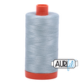 Aurifil-tråd 2847 - Bright grey blue